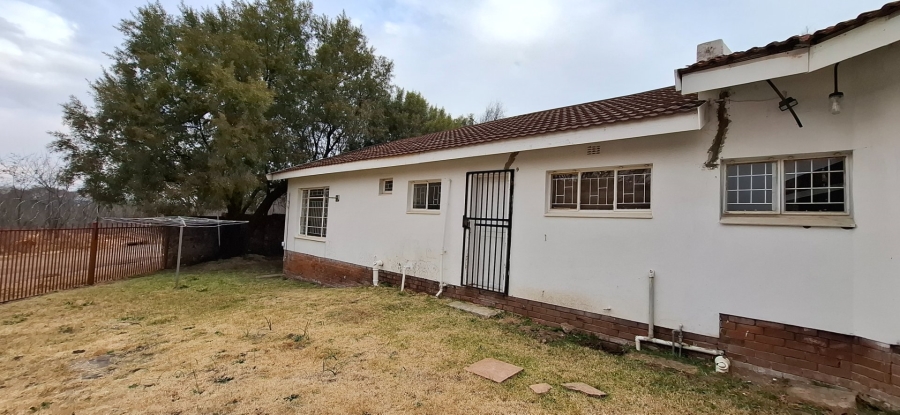 6 Bedroom Property for Sale in Ficksburg Free State